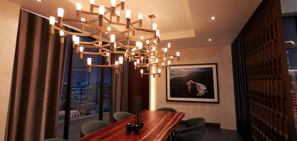 fifty-shades-darker-furniture-christian-greys-apartment-dining-side