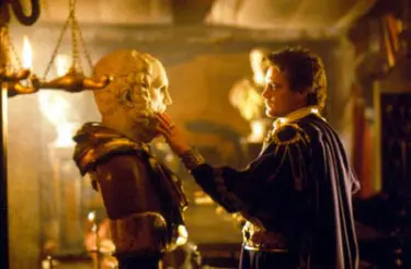 Commodus with bust2