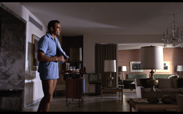 miami-hotel-room-goldfinger