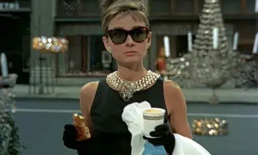 Breakfast-at-Tiffanys-chandelier