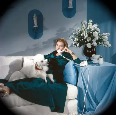 breakfast_at_tiffanys_2E-BLUE-room