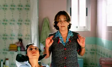 volver-bathroom-tiles