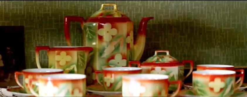 volver-retro-tea-set