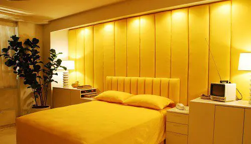 American Hustle yellow bedroom