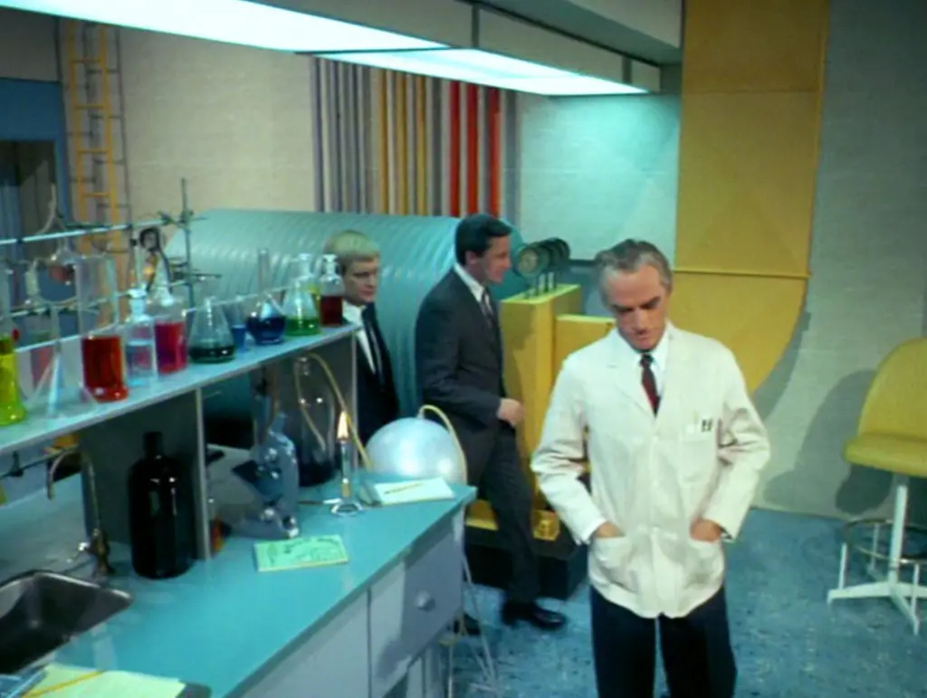 Man From Uncle: Karate Killers chemistry lab