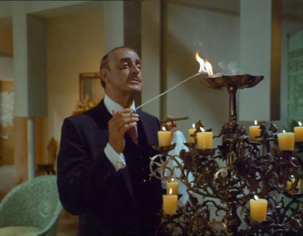man-from-uncle-helicopter-spies-candelabra