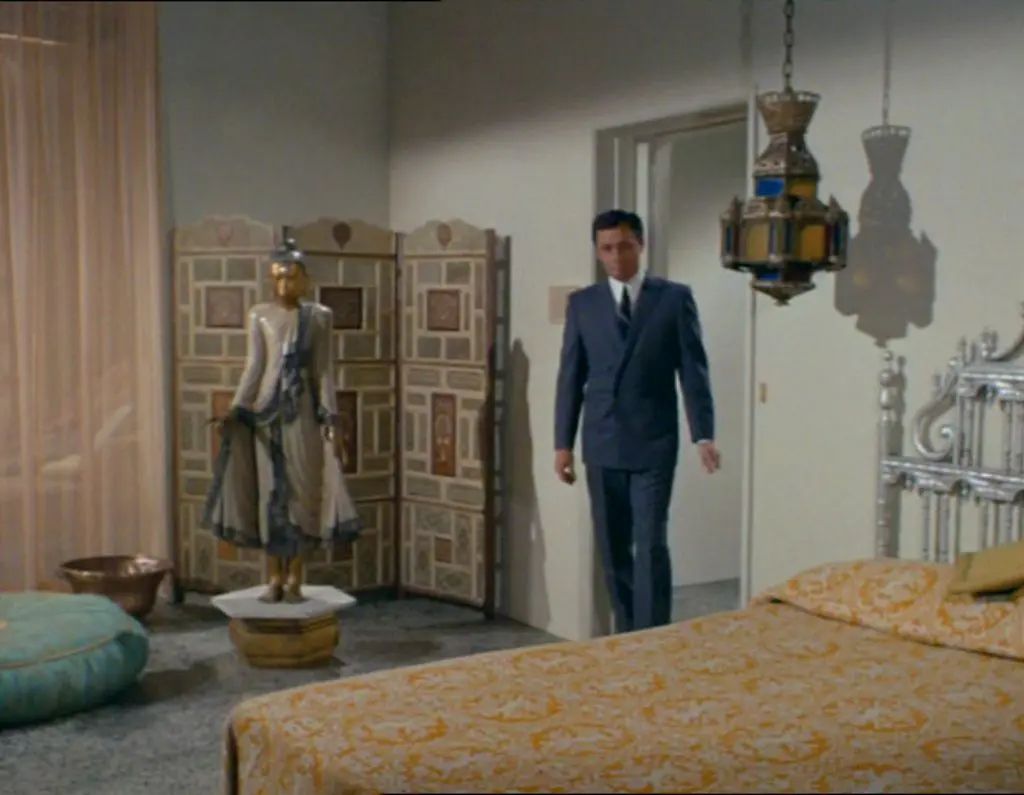 man-from-uncle-helicopter-spies-bedroom