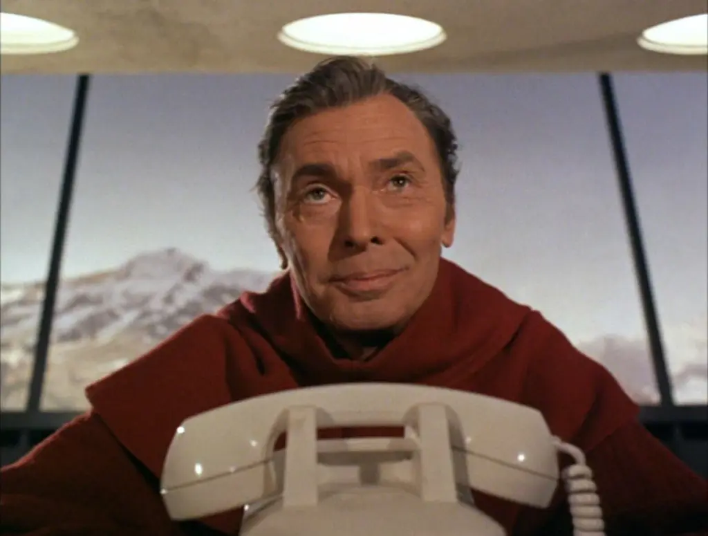 man-from-uncle-how-to-steal-the-world-14 telephone