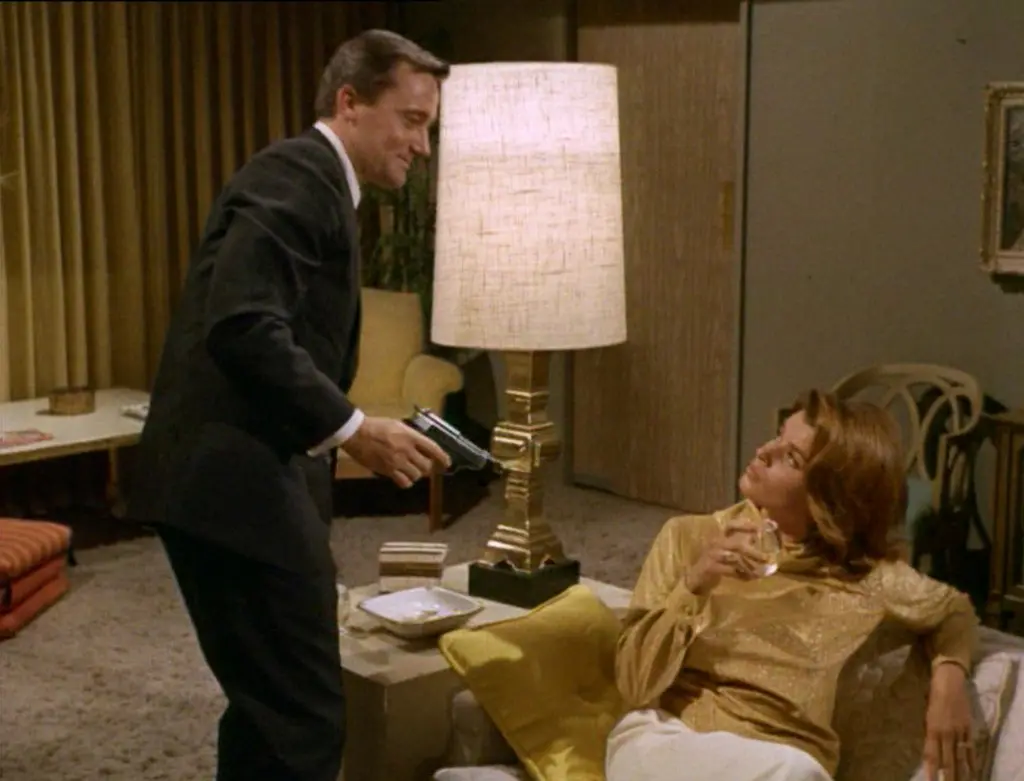 man-from-uncle-spy-with-my-face-10-lamp