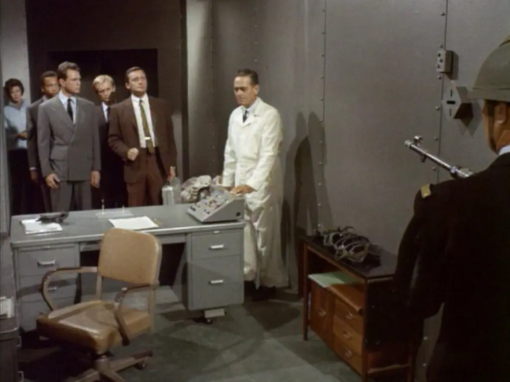 man-from-uncle-spy-with-my-face-hq-2