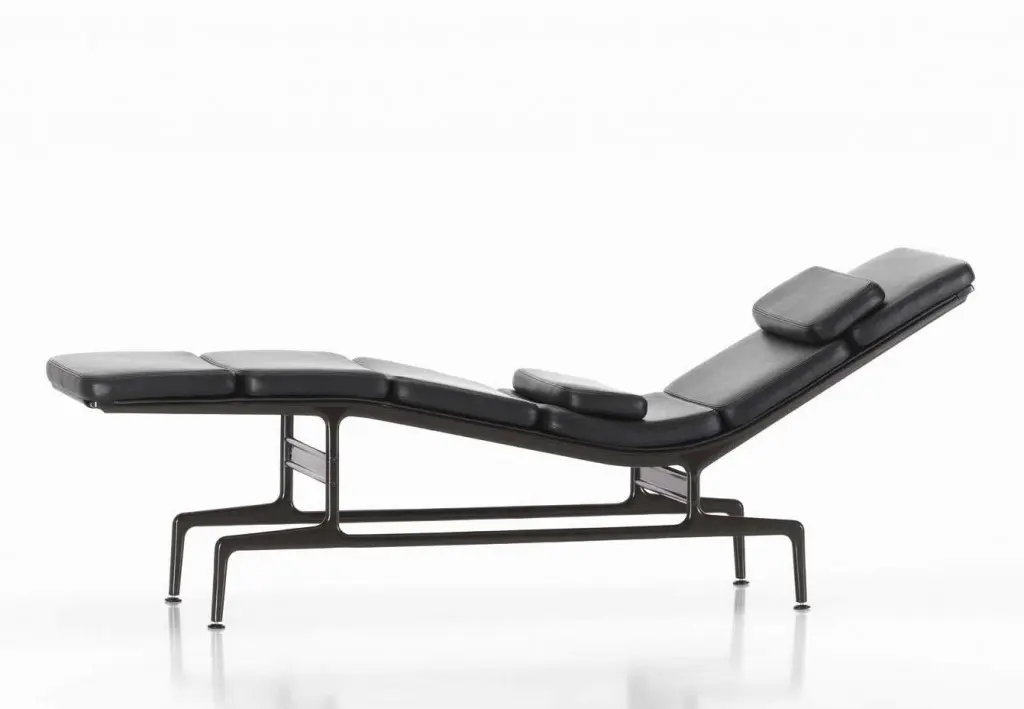 Eames Chaise