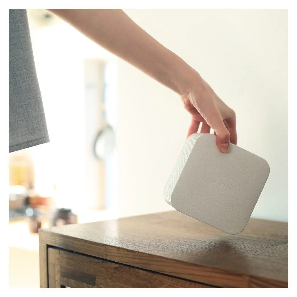 portable-ultra-sony-short-throw-projector-2