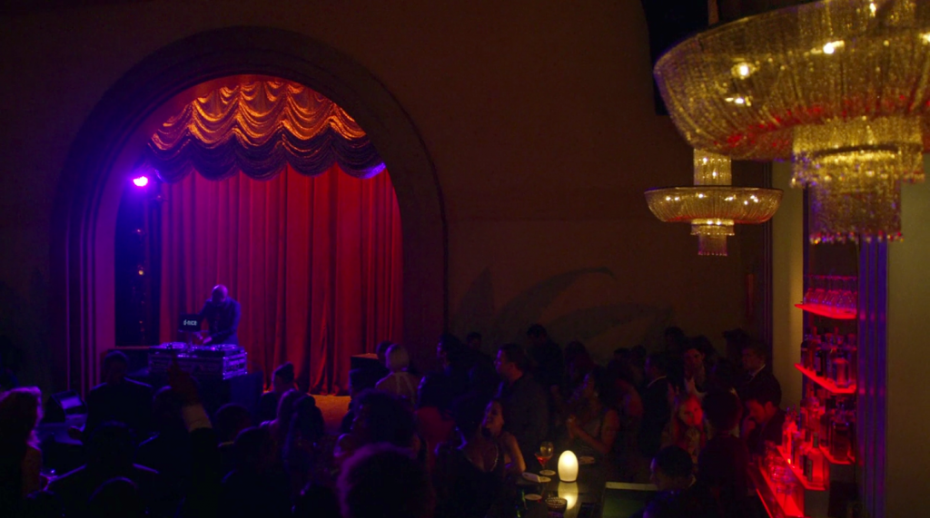 luke-cage-film-set-design-cottonmouth-club-stage