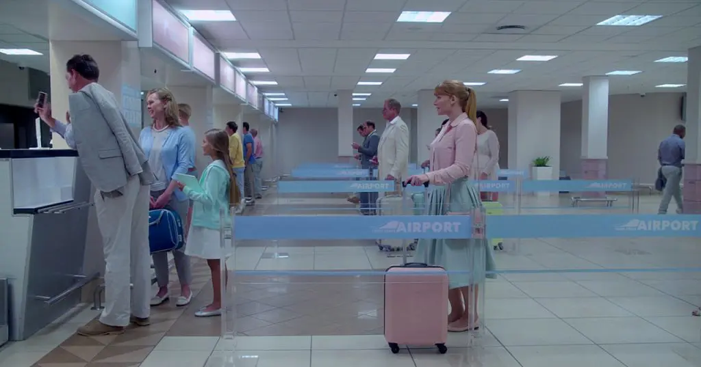 black-mirror-airport-pastel-colours-film-sets