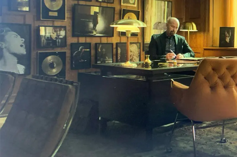 the playlist per office barcelona chair