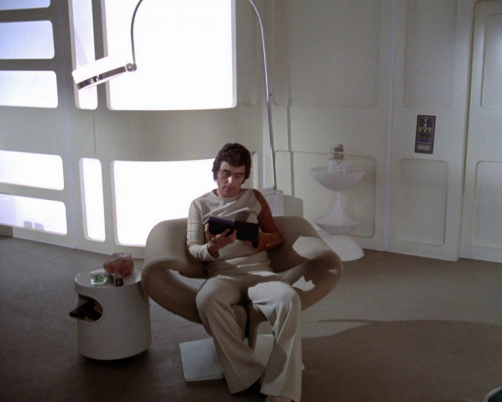 pierre-paulin-ribbon-chair-space-1999