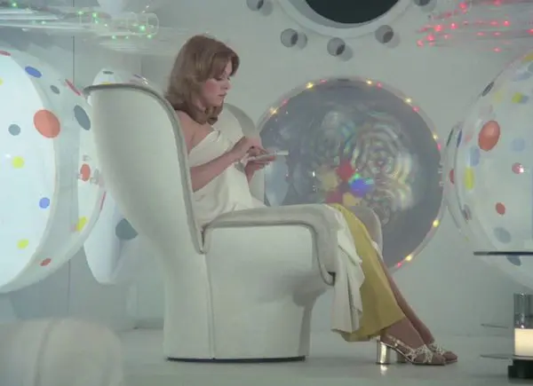 Joe Colombo Elda chair (new and vintage)