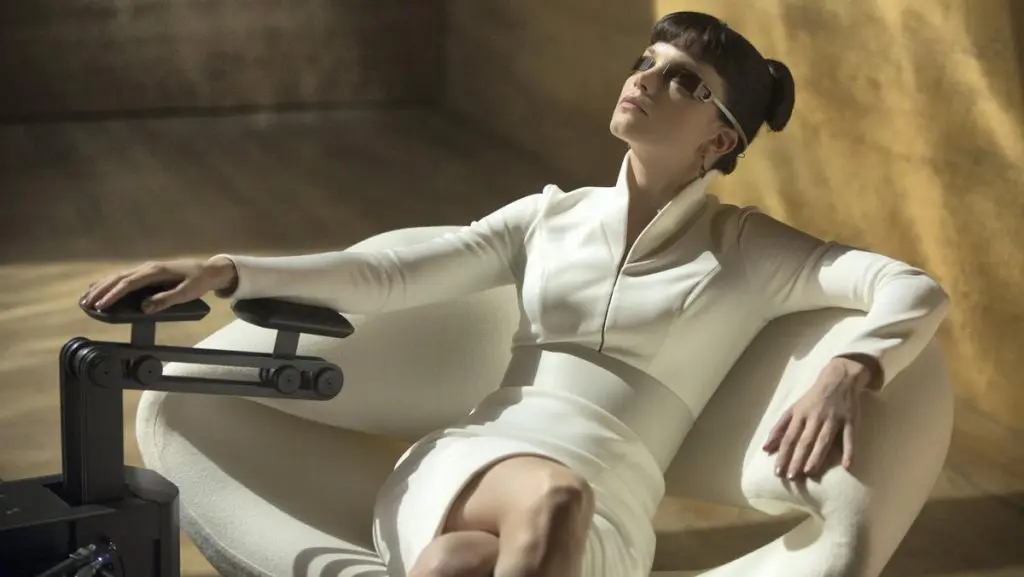 Luv (Sylvia Hoeks) in her Pierre Paulin chair in Blade Runner 2049