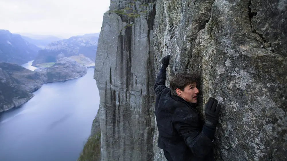 Tom Cruise as Ethan Hunt freeclimbing in Mission: Impossible - Fallout