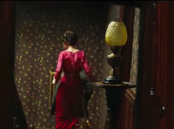 Fruit wallpaper by William Morris (wine/manilla)