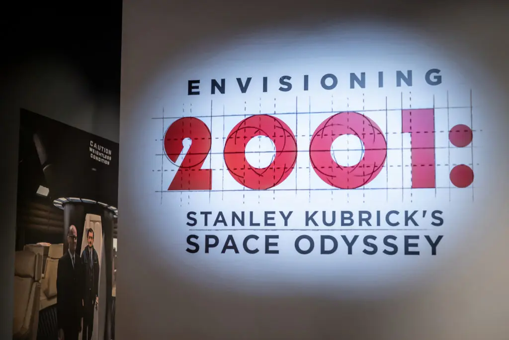 2001 exhibition Momi