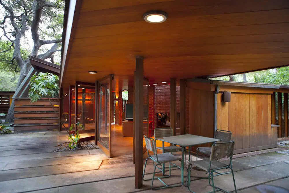 The Schaffer Residence designed by John Lautner plays the role of George Falconer's house is A Single Man