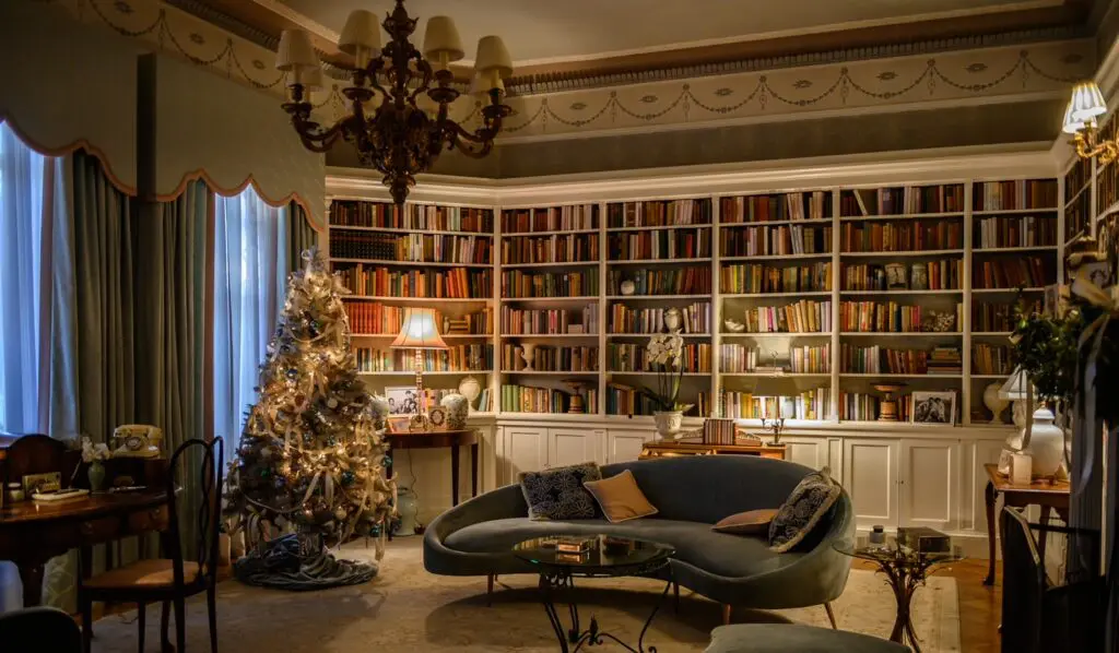 The home of Jennifer Sterling in The Last Letter From Your Lover: a high-end library/drawing room (image: James Merifield)