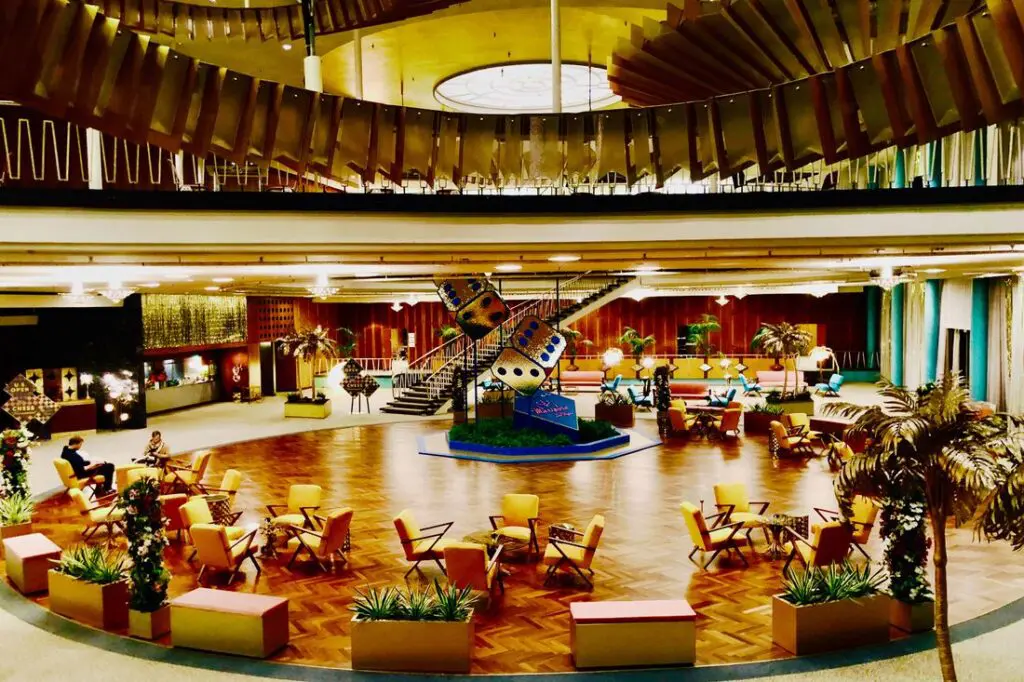 Las Vegas lobby in The Queens Gambit