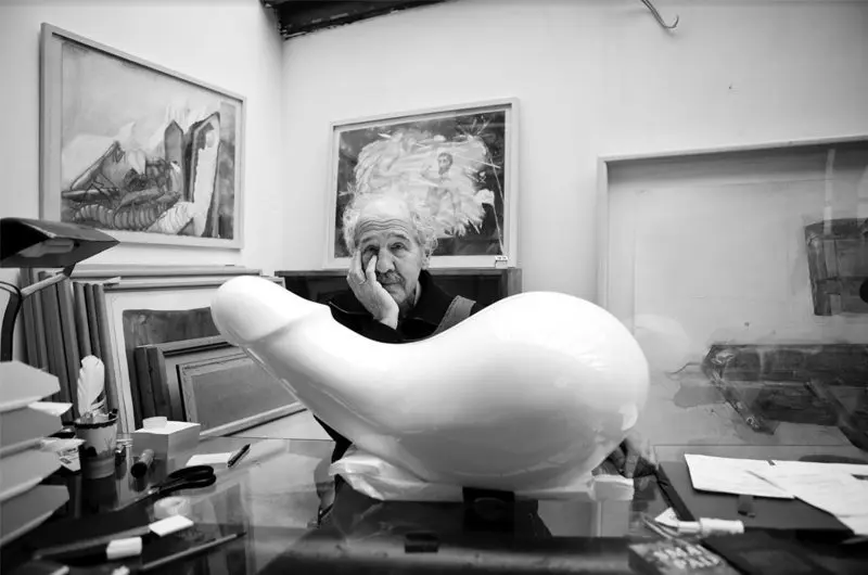 The Rocking Machine (ザ・ロッキング・マシーン The Rocking Machine sculpture by Herman Makkink as seen in A