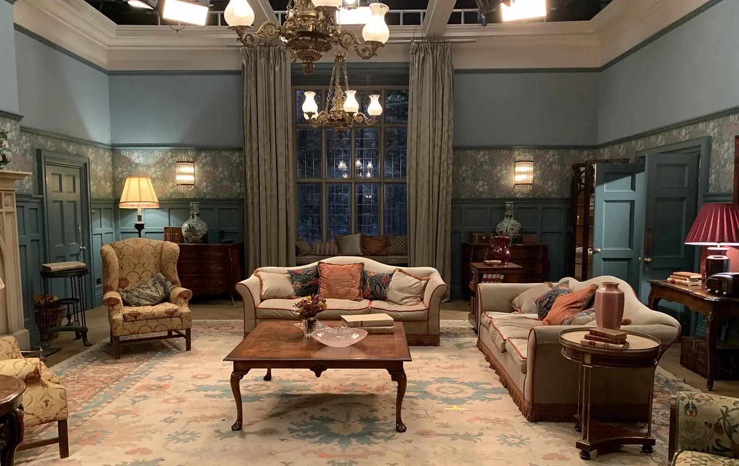 Morris and Co Golden Lily Wallpaper