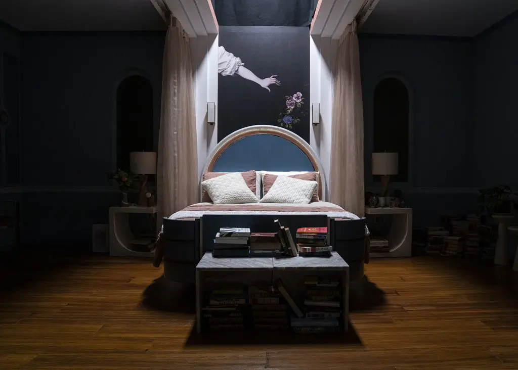 Beverly's grand bed in Dead Ringers