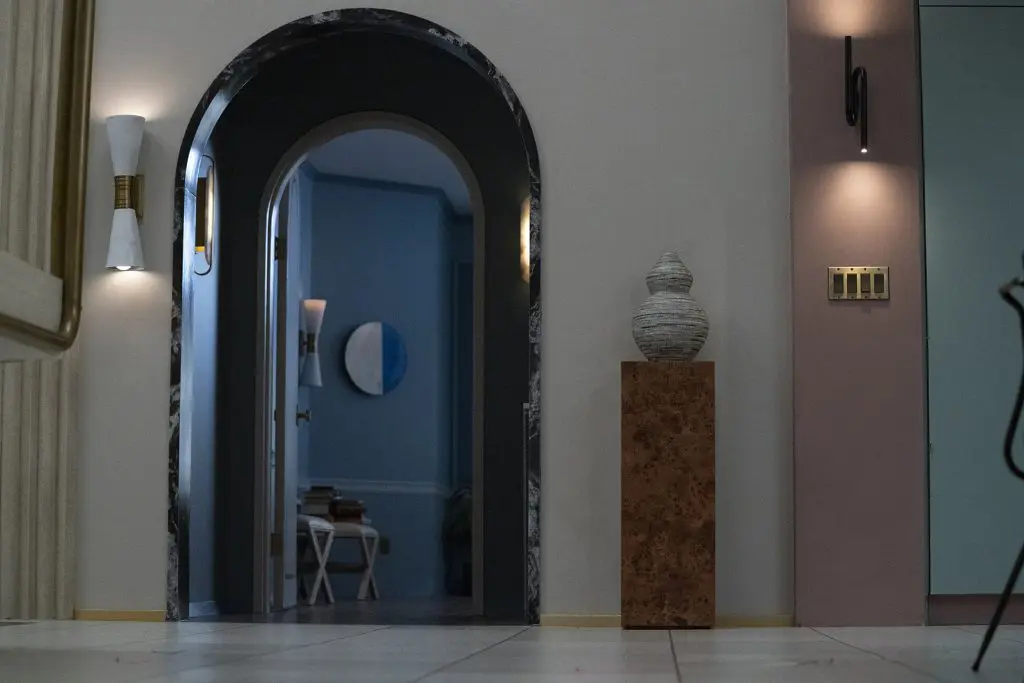 Mantle Twin's apartment in Dead Ringers