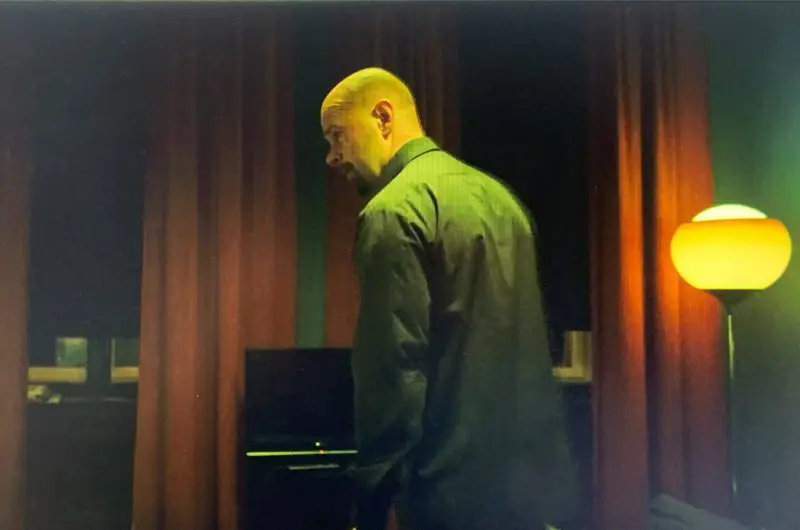 the playlist per house boys room light