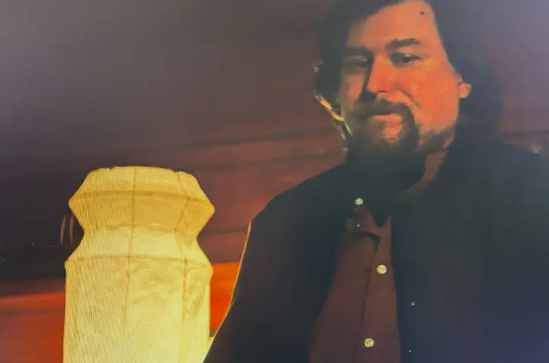 Akari lamp light sculptures by Noguchi