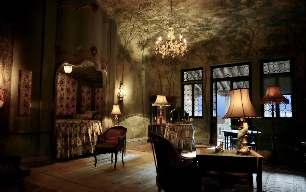 the design of A Haunting in Venice Alicia's Bedroom