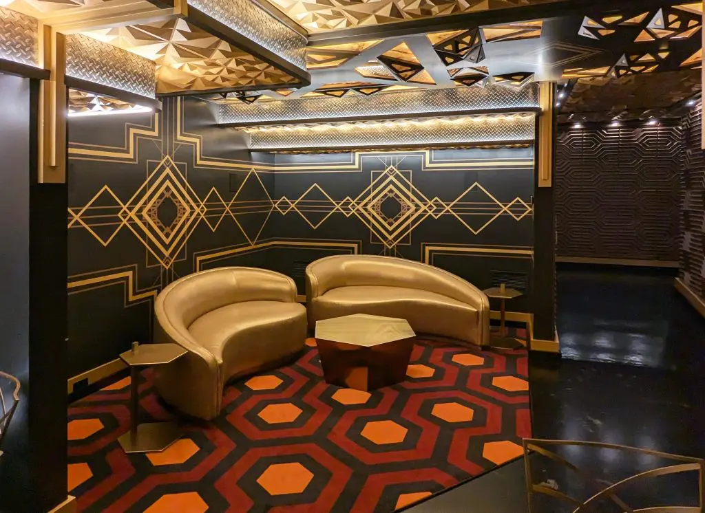DERRICOTE passengers bar featuring the shining carpet