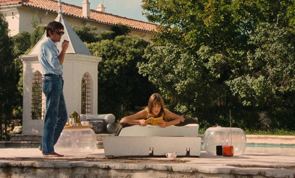 Brionvega Radio Cubo in La Piscine (The Swimming Pool)