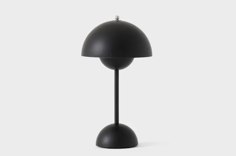 VP9 Flowerpot table Lamp