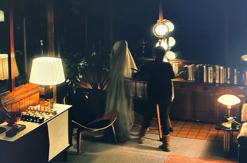 Arthur Jacobs’ chain/ring light for Modeline