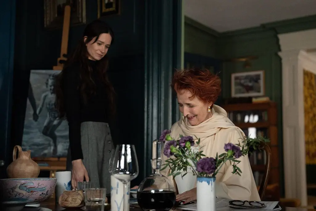 Fiona Shaw and Katherine ? in the dining area of Kits apartment in Park Avenue