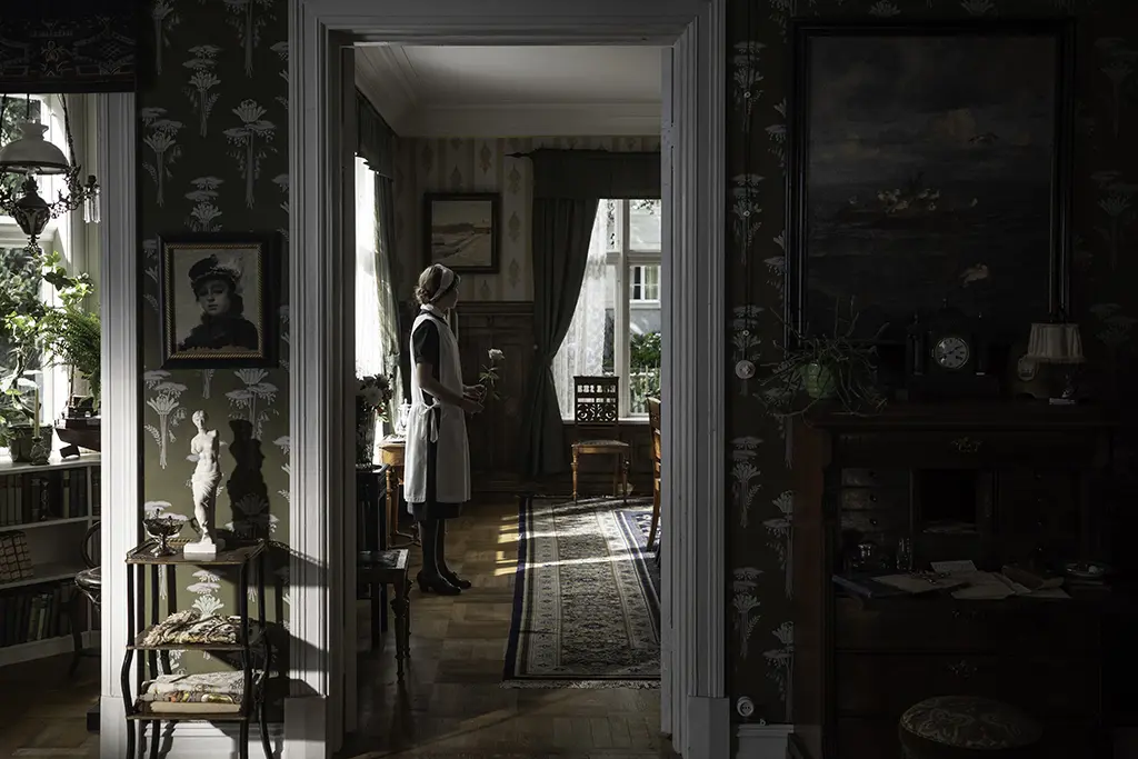 The Sentimental Value house in the 1930s