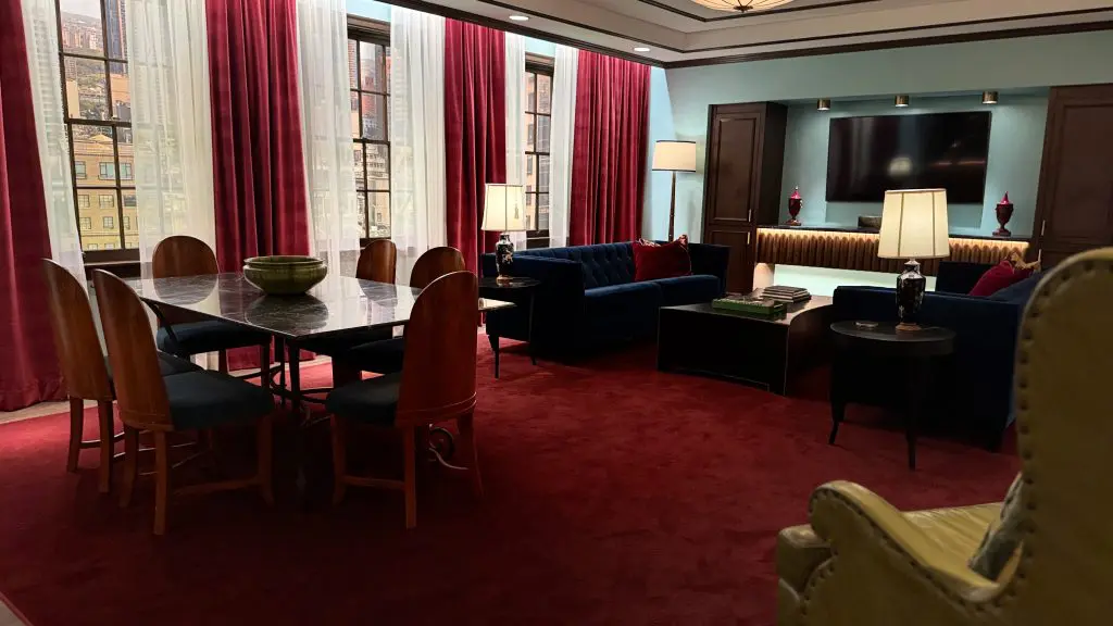 Hacks Season 5: Deborah's New York hotel room