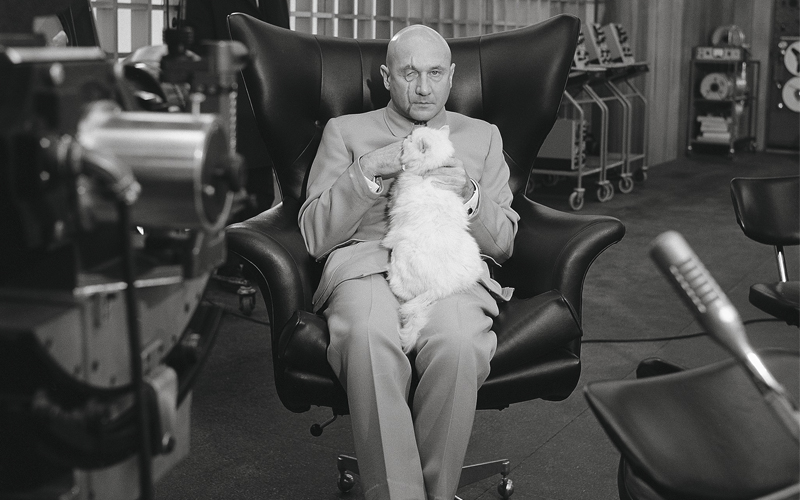 Blofeld and his cat in the 6250 chair in You Only Live Twice