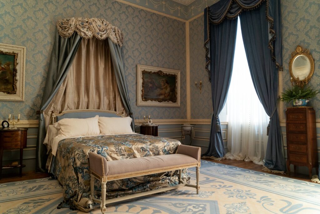 bedroom in the Bridgerton family home