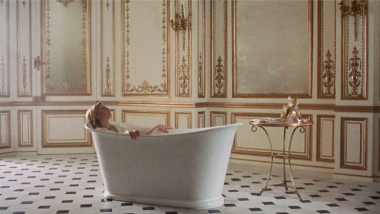 Iconic movie bathroom sets - How to get the look - Film and Furniture