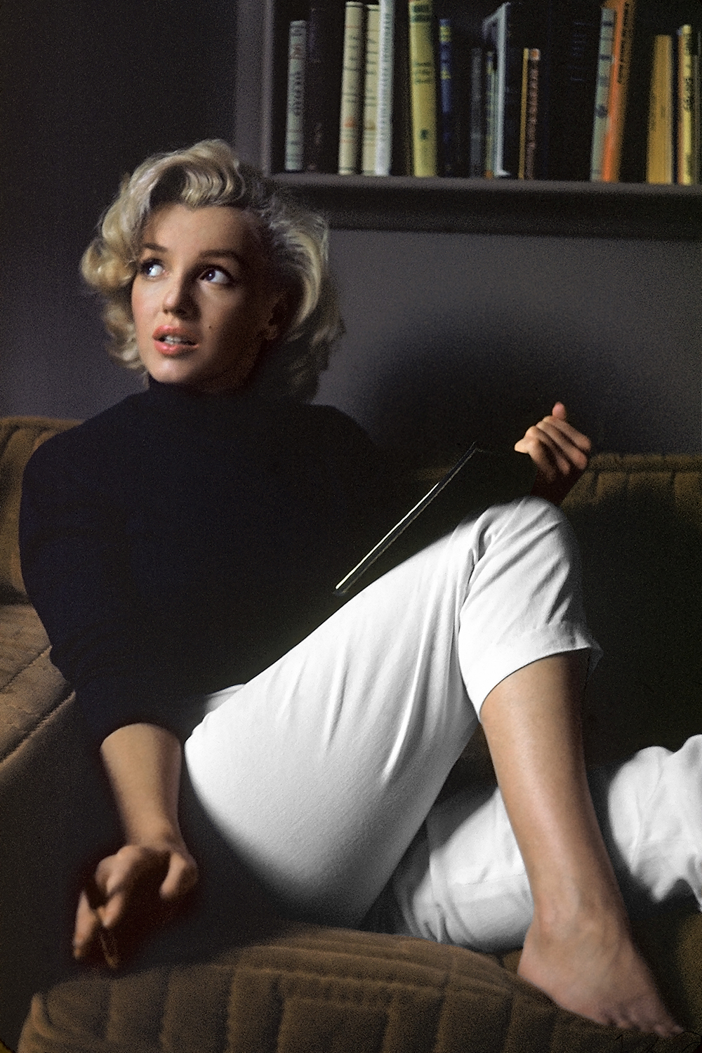Marilyn Monroe relaxing at home by Alfred Eisenstaedt