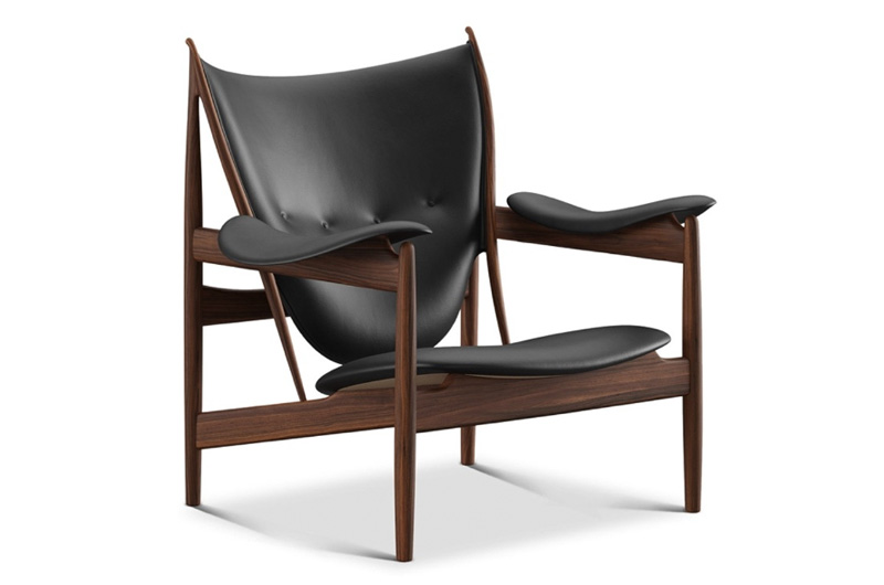 cheiftan-chair-Finn-Juhl-Succession-film-and-furniture-800530