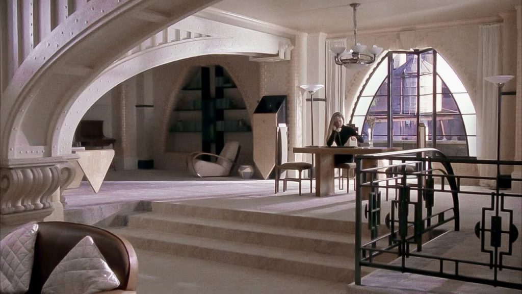 Vicki Vale's apartment interior in Batman 1989