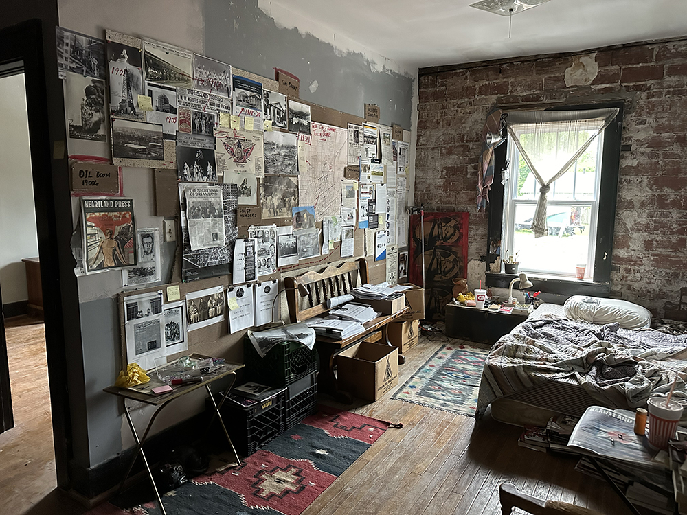 The Lowdown production design Lees apartment