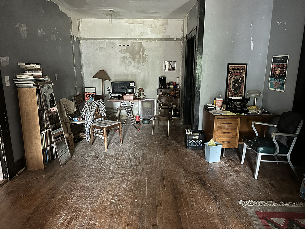 The Lowdown production design Lee's apartment